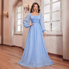 Elegantes, anmutiges Chiffonkleid mit eckigem Kragen und Laternenärmeln