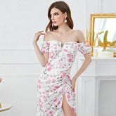 Vestido con abertura y cintura alta, cuello descubierto y estampado floral