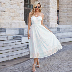 Vestido tubo con lentejuelas y vuelo amplio, ajustado, con hombros descubiertos, de malla y cristales brillantes