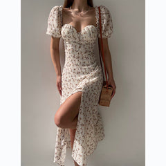 Vestido ajustado de largo medio con estampado floral pequeño de Internet