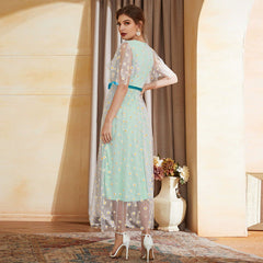 Feenkleid mit V-Ausschnitt, hoher Taille und A-Linie