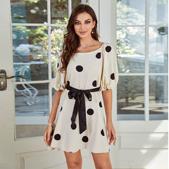 Vestido con mangas abullonadas y lunares de Real Shot