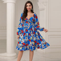 Digital bedrucktes Chiffonkleid mit hohem Bund