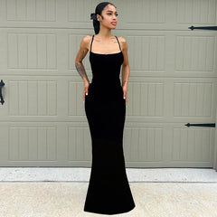 Vestido largo ajustado de encaje con parte superior de tubo y tirantes con costuras florales