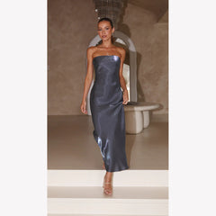 Vestido largo bandeau de seda brillante