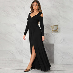 Klassisches, elegantes Kleid mit V-Ausschnitt und Schlitz