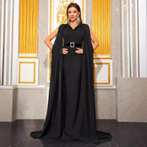 Vestido de noche de graduación con escote en V y hombros descubiertos, capa con capucha y cinturón