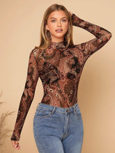 Top de malla con gráfico de ángel Y2K