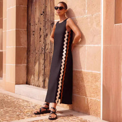 Vestido informal de cuello redondo con costuras de encaje de color liso y largo medio