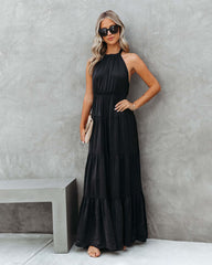 Elegantes langes einfarbiges Neckholderkleid für