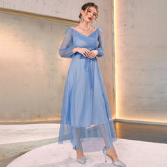 Maxikleid aus Mesh mit V-Ausschnitt und hoher Taille