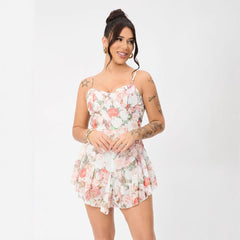 Minivestido con volantes en el bajo y tirantes ajustables con diseño floral