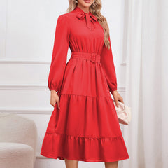 Vestido elegante, ajustado y elegante con cuello anudado y capas de corte A