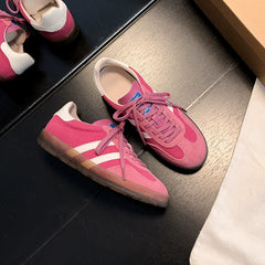 Hallenschuhe Weiße und rosa Turnschuhe