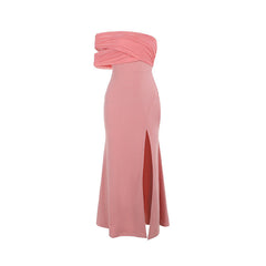 Schickes, schulterfreies Kleid mit Mesh-Einsätzen und Schlitz