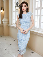 Vestido tubo sin mangas con cuello redondo y vestido midi