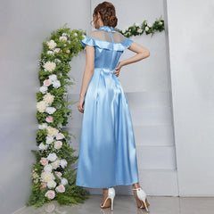 Vestido largo de malla azul con cintura alta y corte A