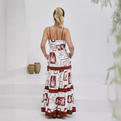 Vestido informal de tirantes con escote pronunciado y encaje, con artesanía amplificada