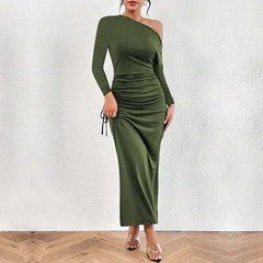 Vestido de cintura alta con diseño único y cuello diagonal francés