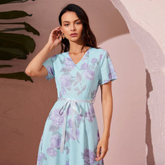 Elegantes Kleid mit hoher Taille