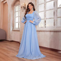 Elegantes, anmutiges Chiffonkleid mit eckigem Kragen und Laternenärmeln