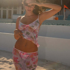 Vestido playero floral vaporoso con tirantes y falda de encaje con lazo dividido