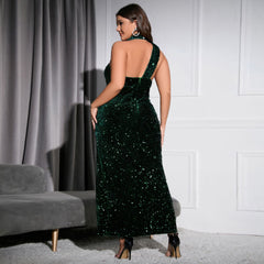 Vestido largo tipo tubo con cuello halter y hombros oblicuos de talla grande