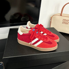 Hallenschuhe Weiße und rosa Turnschuhe