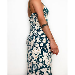 Kleid mit digitalem Blumendruck, frischem, süßem V-Ausschnitt und Trägern