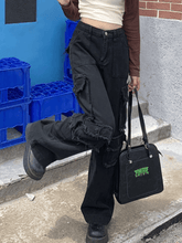 Schwarze Cargojeans mit geradem Bein und Used-Look