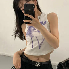 Camiseta sin mangas con flores moradas