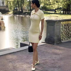 Vestido clásico con volantes, estilo retro francés, estilo Hepburn, ajustado y de punto.