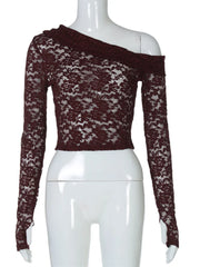 Sommerliches Cropped-T-Shirt mit Spitzeneinsatz und Cut-Outs, schulterfrei