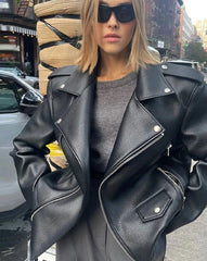 Lederjacken mit langen Ärmeln und Lokomotiv-Reißverschlüssen