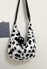 Bolso de hombro con estampado de leopardo peludo