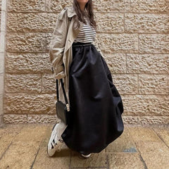 A-Linien-Midirock aus Satin mit Ballonärmeln