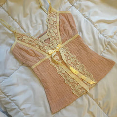 Camisole-Tops mit Schleifen- und Spitzenbesatz