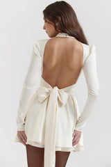 Weißes Satin-Minikleid