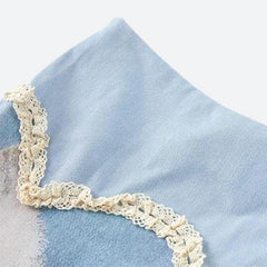 Weiches Mädchen mit Katzenherz Minirock