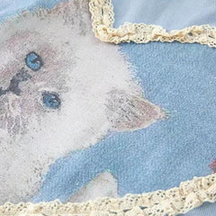 Weiches Mädchen mit Katzenherz Minirock