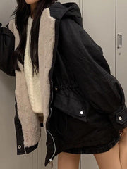 Einfarbige Jacke mit Kapuze, Kordelzug und Klappe