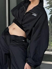 Kurze Jacke mit Reißverschluss und Reverskragen