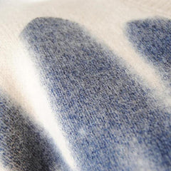 Gestrickter Pullover mit Wellenlinien-Design