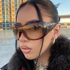 Gafas de sol de gran tamaño con diseño de escudo Y2K