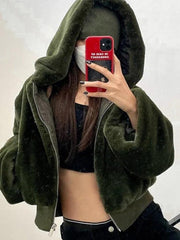 Flauschige Jacke mit Reißverschluss und Kapuze