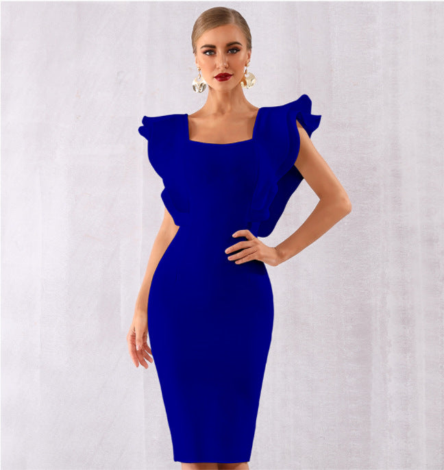 Vestido de fiesta ajustado con volantes y mangas de mariposa