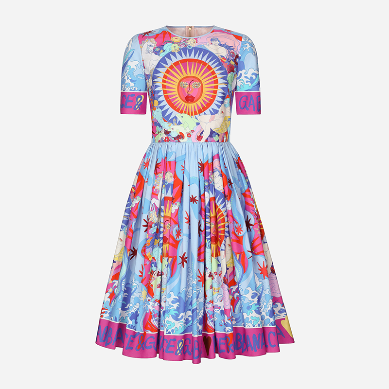 Vestido estampado de cuello redondo y vuelo amplio, corte entallado, cintura alta, manga corta