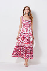 Vestido de línea A con cintura ajustada y cuello halter con posición de impresión