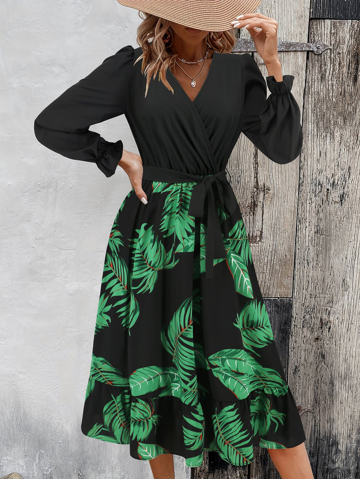 Vestido estampado de manga larga con cuello en V y largo medio estilo retro francés de corte A