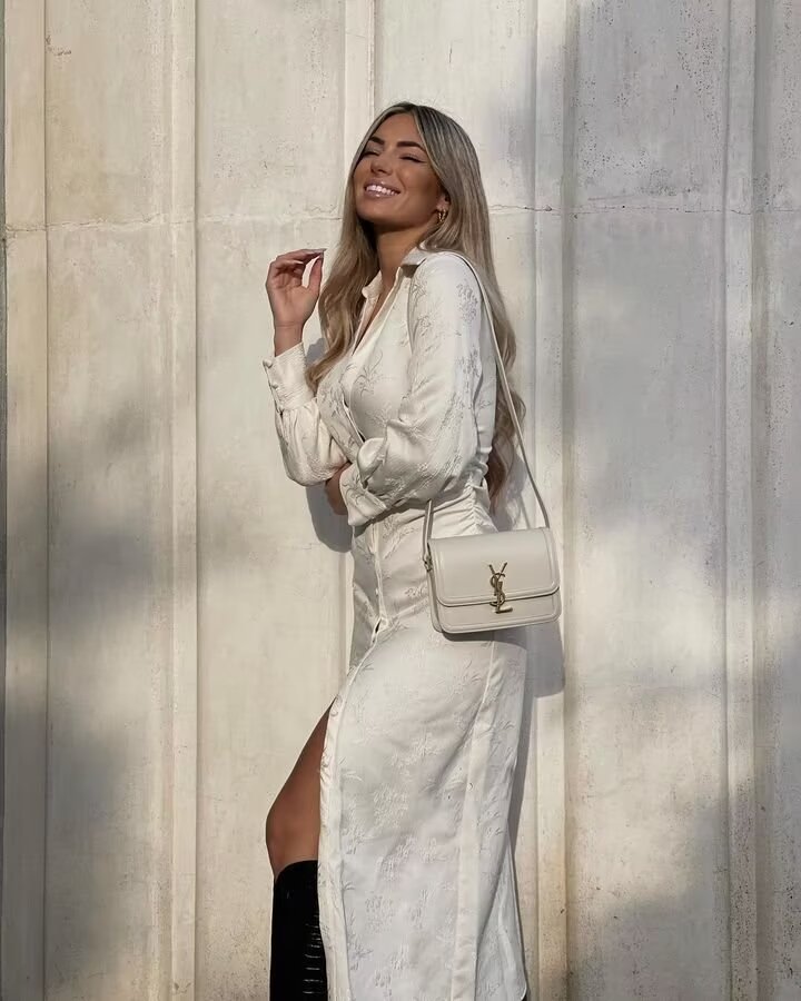 Vestido sencillo de jacquard con cuello en V y cordón ajustable